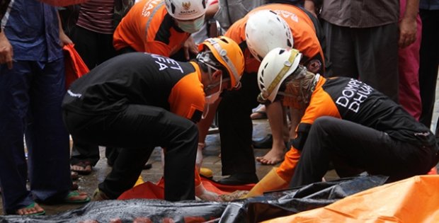 Endonezya'da tsunami: Ölü sayısı 373'e yükseldi